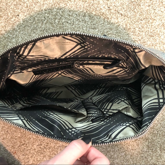 London Fog Snakeskin Hangbag - Picture 8 of 8